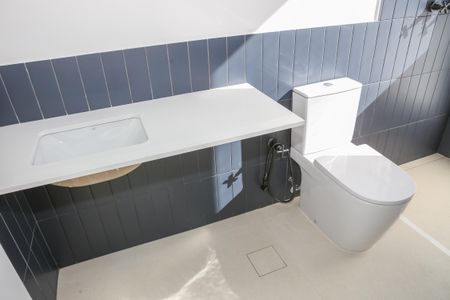 Apartamento à venda com 220m², 3 quartos e 2 vagas Apartamento à venda com 220m², 3 quartos e 2 vagasBanheiro da Suíte 2