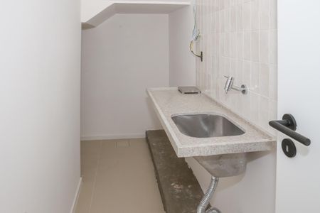 Apartamento à venda com 220m², 3 quartos e 2 vagas Apartamento à venda com 220m², 3 quartos e 2 vagasÁrea de Serviço