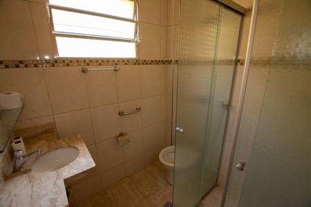 Casa para alugar com 120m², 3 quartos e 2 vagasBanheiro