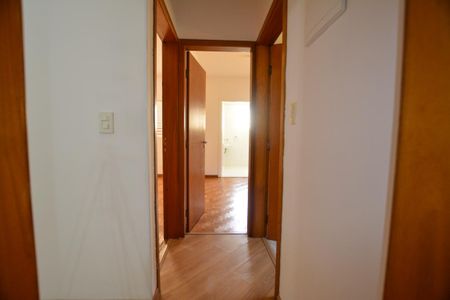 Casa para alugar com 120m², 3 quartos e 2 vagasCorredor