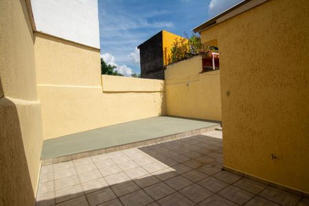 Casa para alugar com 120m², 3 quartos e 2 vagasQuintal 