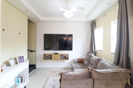 Casa de condomínio à venda com 90m², 2 quartos e 1 vagaSala