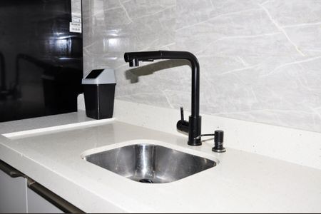 Apartamento para alugar com 34m², 2 quartos e sem vaga Apartamento para alugar com 34m², 2 quartos e sem vagaDetalhe - Cozinha e Área de Serviço