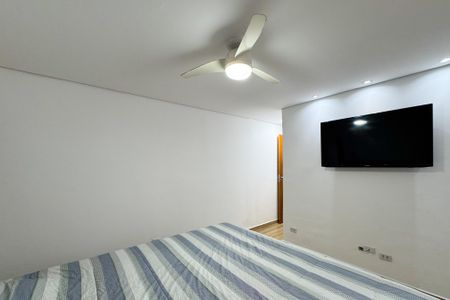Casa à venda com 240m², 3 quartos e 2 vagasSuíte