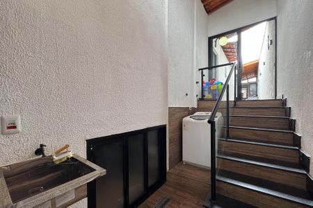 Casa à venda com 240m², 3 quartos e 2 vagasÁrea de Serviço