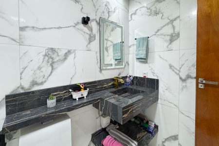 Casa à venda com 240m², 3 quartos e 2 vagasBanheiro - Suíte 