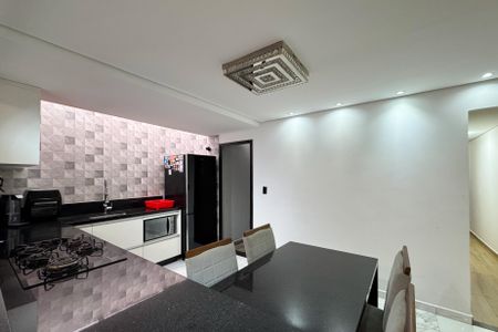 Casa à venda com 240m², 3 quartos e 2 vagasCozinha