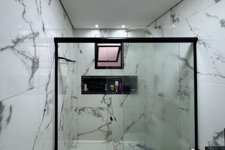 Casa à venda com 240m², 3 quartos e 2 vagasBanheiro - Suíte 