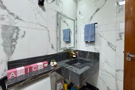 Casa à venda com 240m², 3 quartos e 2 vagasBanheiro Social
