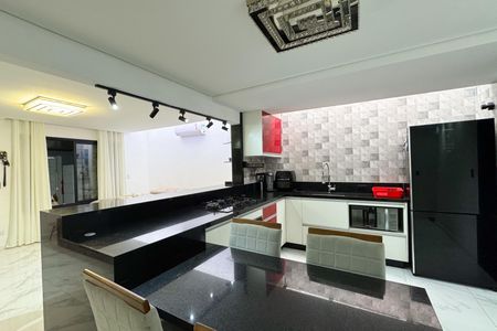 Casa à venda com 240m², 3 quartos e 2 vagasCozinha