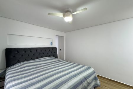 Casa à venda com 240m², 3 quartos e 2 vagasSuíte