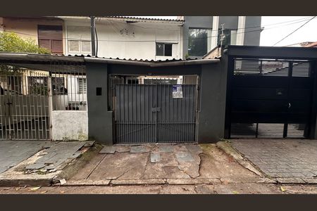 Casa para alugar com 80m², 2 quartos e 1 vaga Casa para alugar com 80m², 2 quartos e 1 vagaFachada