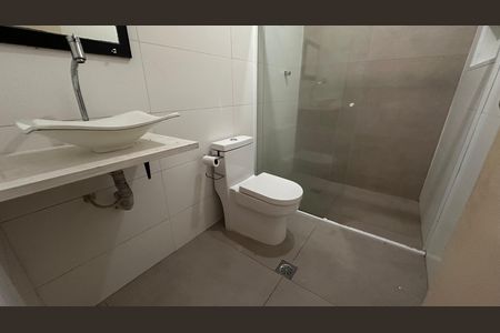 Casa para alugar com 80m², 2 quartos e 1 vaga Casa para alugar com 80m², 2 quartos e 1 vagaBanheiro social