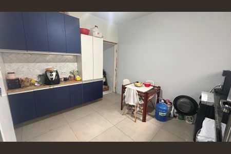 Casa à venda com 80m², 2 quartos e 1 vagaSala/cozinha