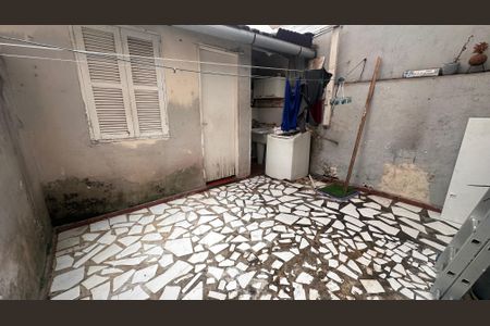 Casa à venda com 80m², 2 quartos e 1 vagaÁrea de serviço