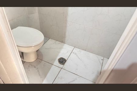 Banheiro social de casa à venda com 2 quartos, 80m² em Cidade Monções, São Paulo