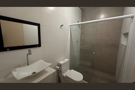 Casa para alugar com 80m², 2 quartos e 1 vaga Casa para alugar com 80m², 2 quartos e 1 vagaBanheiro social