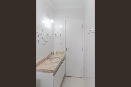 Casa de condomínio à venda com 160m², 3 quartos e 2 vagas Casa de condomínio à venda com 160m², 3 quartos e 2 vagasBanheiro da Suíte