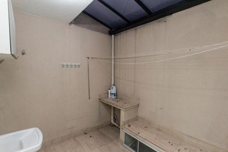 Casa de condomínio à venda com 160m², 3 quartos e 2 vagas Casa de condomínio à venda com 160m², 3 quartos e 2 vagasÁrea de Serviço
