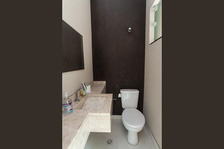 Casa de condomínio à venda com 160m², 3 quartos e 2 vagas Casa de condomínio à venda com 160m², 3 quartos e 2 vagasSala - Lavabo