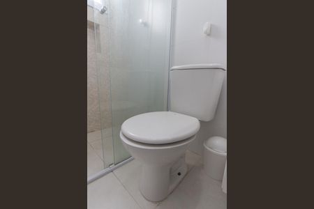 Casa de condomínio à venda com 160m², 3 quartos e 2 vagas Casa de condomínio à venda com 160m², 3 quartos e 2 vagasBanheiro da Suíte