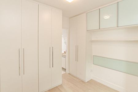 Casa de condomínio à venda com 160m², 3 quartos e 2 vagas Casa de condomínio à venda com 160m², 3 quartos e 2 vagasSuíte