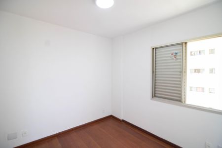 QUARTO 1 de apartamento para alugar com 2 quartos, 73m² em Parque Maria Domitila, São Paulo