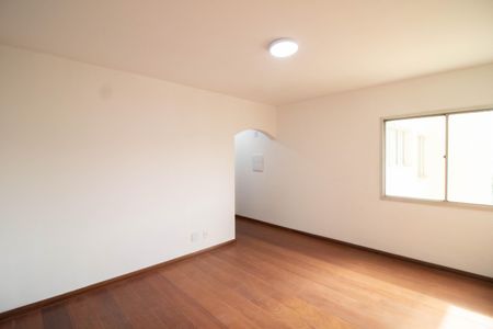 SALA de apartamento para alugar com 2 quartos, 73m² em Parque Maria Domitila, São Paulo