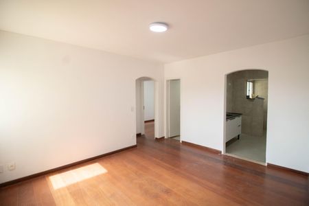 SALA de apartamento para alugar com 2 quartos, 73m² em Parque Maria Domitila, São Paulo
