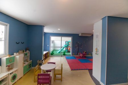 Apartamento à venda com 71m², 2 quartos e 1 vagaÁrea comum