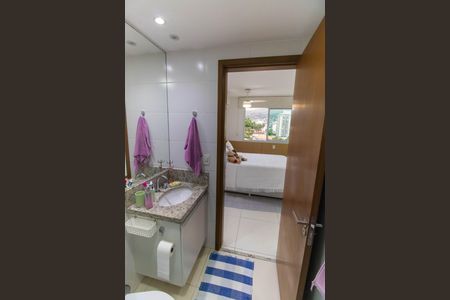 Apartamento à venda com 71m², 2 quartos e 1 vagaBanheiro da Suíte 1