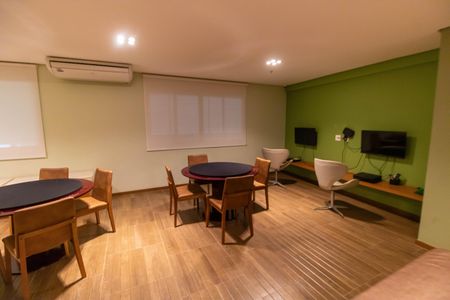 Apartamento à venda com 71m², 2 quartos e 1 vagaÁrea comum