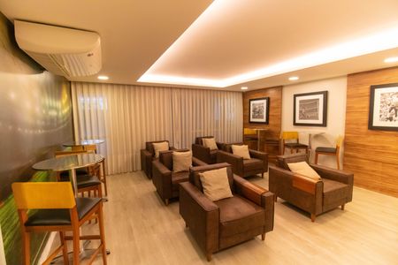 Apartamento à venda com 71m², 2 quartos e 1 vagaÁrea comum