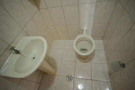 Casa para alugar com 193m², 3 quartos e 2 vagasBanheiro Área de convivência 