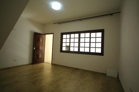 Casa para alugar com 193m², 3 quartos e 2 vagasSala