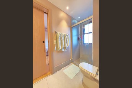 Apartamento à venda com 145m², 4 quartos e 3 vagasBanheiro da Suíte 3 e Suíte 4