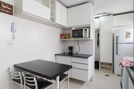Apartamento à venda com 64m², 2 quartos e sem vagaCozinha