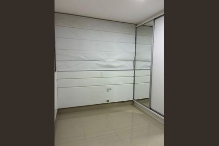 Casa de condomínio para alugar com 190m², 3 quartos e 2 vagasQuarto