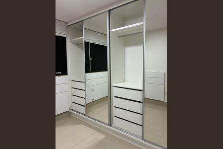 Casa de condomínio para alugar com 190m², 3 quartos e 2 vagasQuarto