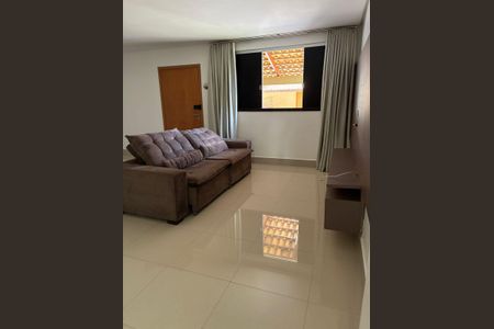 Casa de condomínio para alugar com 190m², 3 quartos e 2 vagasSala