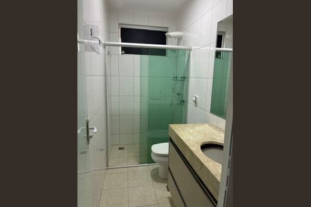 Casa de condomínio para alugar com 190m², 3 quartos e 2 vagasBanheiro