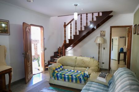 Casa à venda com 140m², 2 quartos e 5 vagasSala