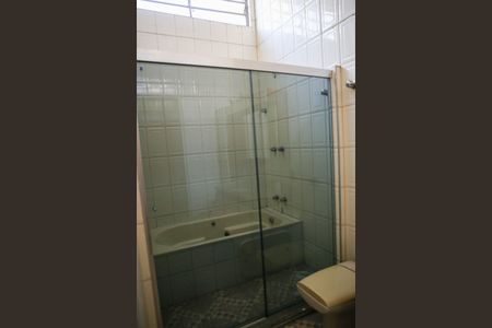 Casa à venda com 140m², 2 quartos e 5 vagasQuarto 2 - Banheiro