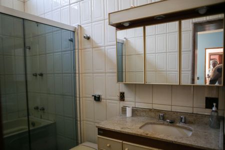 Casa à venda com 140m², 2 quartos e 5 vagasQuarto 2 - Banheiro