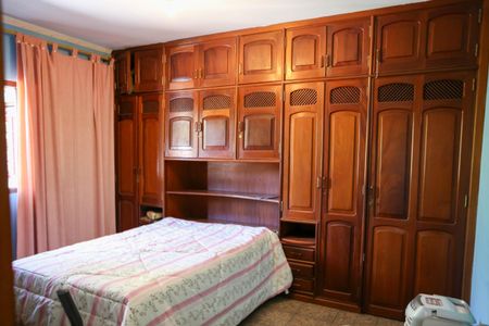 Casa à venda com 140m², 2 quartos e 5 vagasQuarto 2