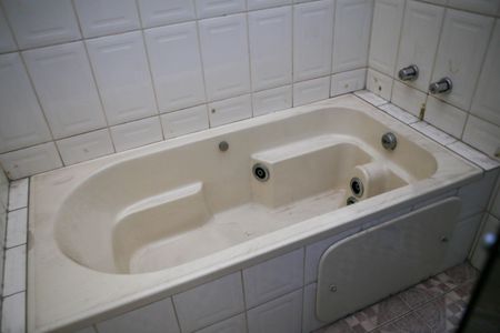 Casa à venda com 140m², 2 quartos e 5 vagasQuarto 2 - Banheiro