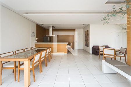 Apartamento para alugar com 107m², 2 quartos e 2 vagas Apartamento para alugar com 107m², 2 quartos e 2 vagasÁrea comum - Churrasqueira