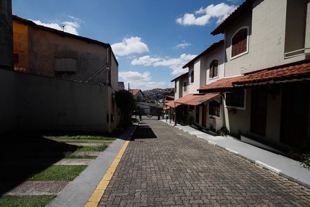 Casa de condomínio à venda com 75m², 2 quartos e 1 vagaÁrea comum