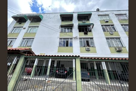 Apartamento à venda com 58m², 2 quartos e 1 vagaFachada + plaquinha