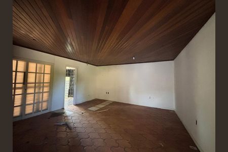Casa à venda com 190m², 2 quartos e 1 vaga